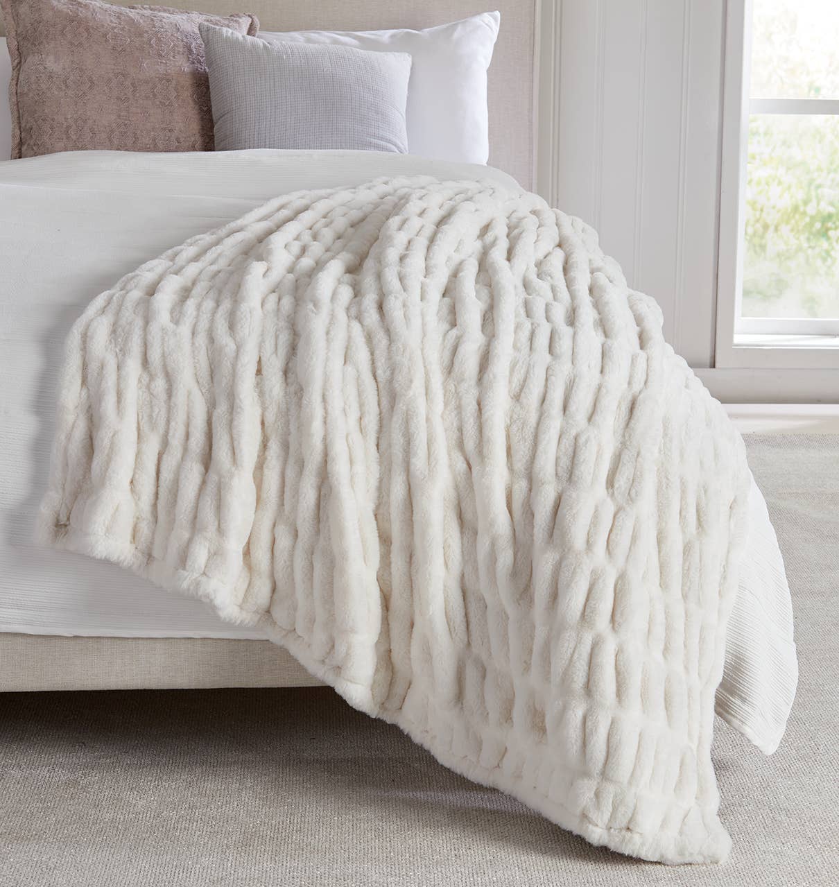 White Lux Heavyweight Ruched Throw