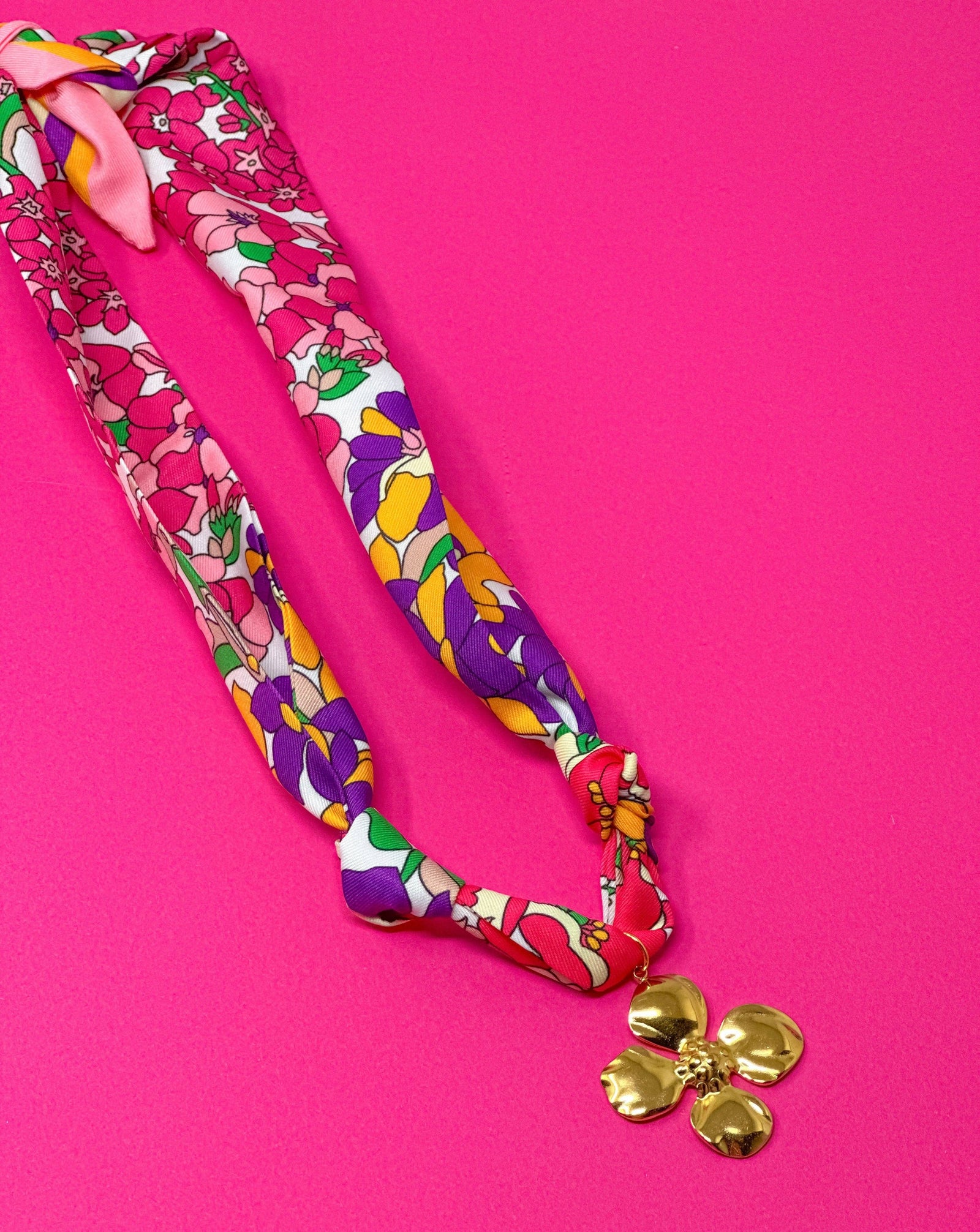 Pi/Pu Floral W Gold Flower Pendant - Scarf Charm Necklace