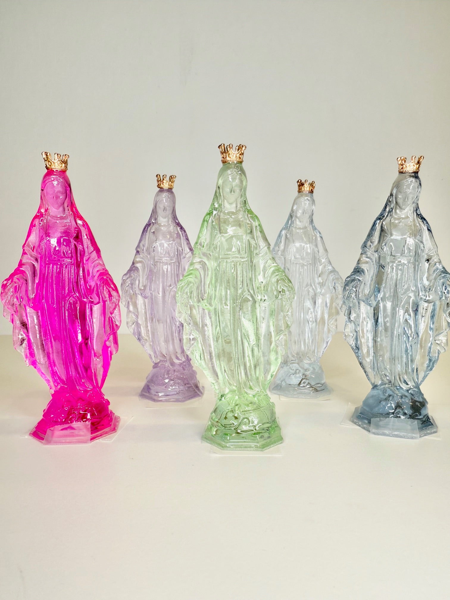 Petite 4" Mary Open Arms