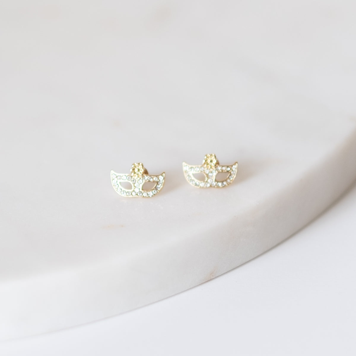 Royal Court Stud Earrings Gold .5"