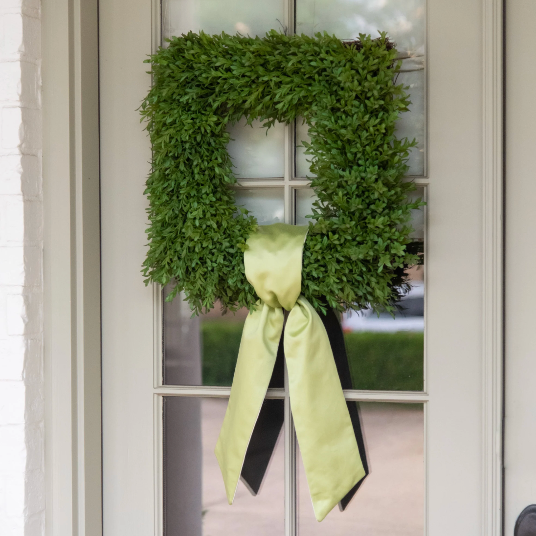 Square Boxwood Wreath 18"