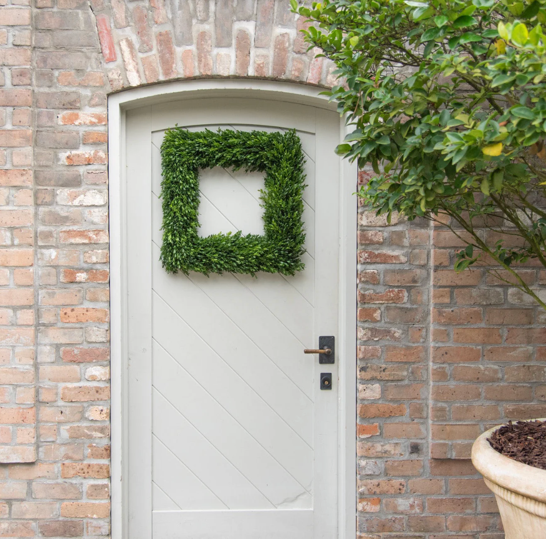 Square Boxwood Wreath 24"