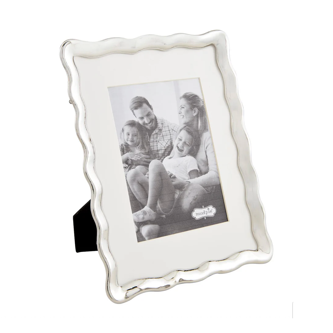 Wavy Frame