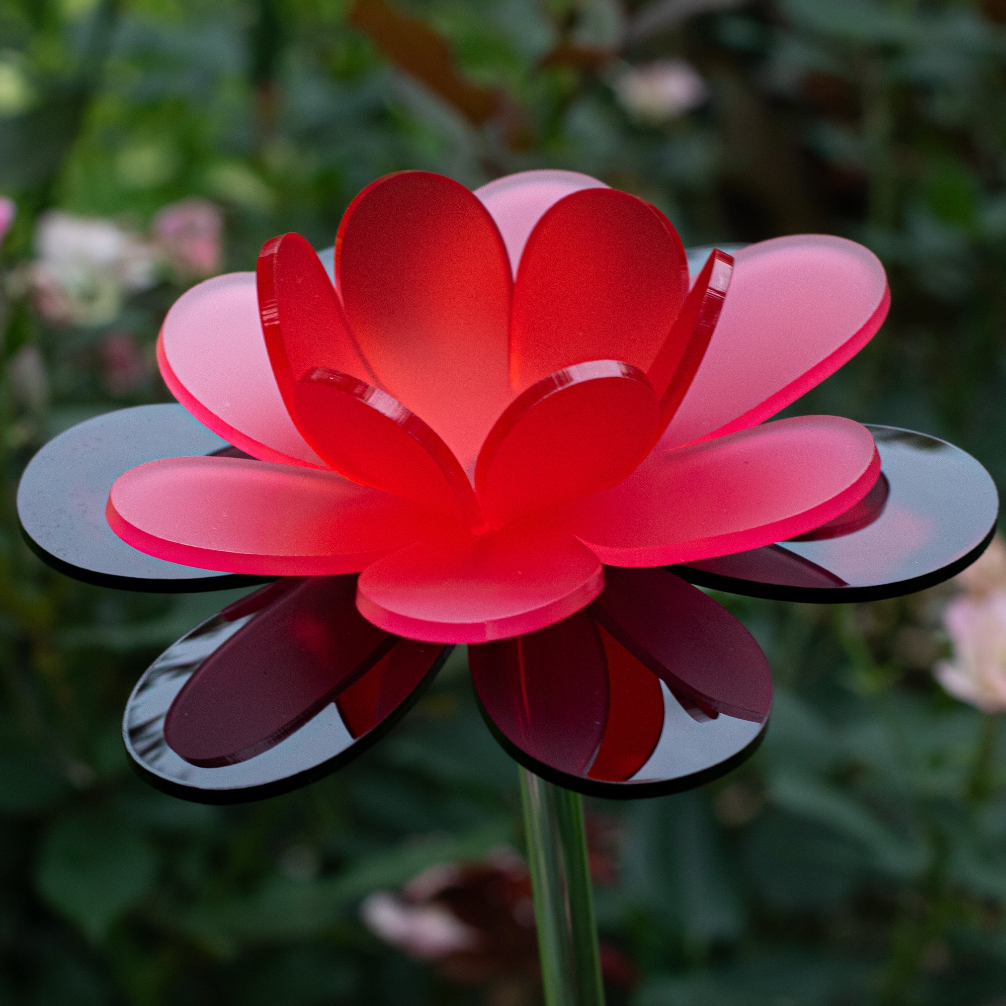 18" Lotus Stake