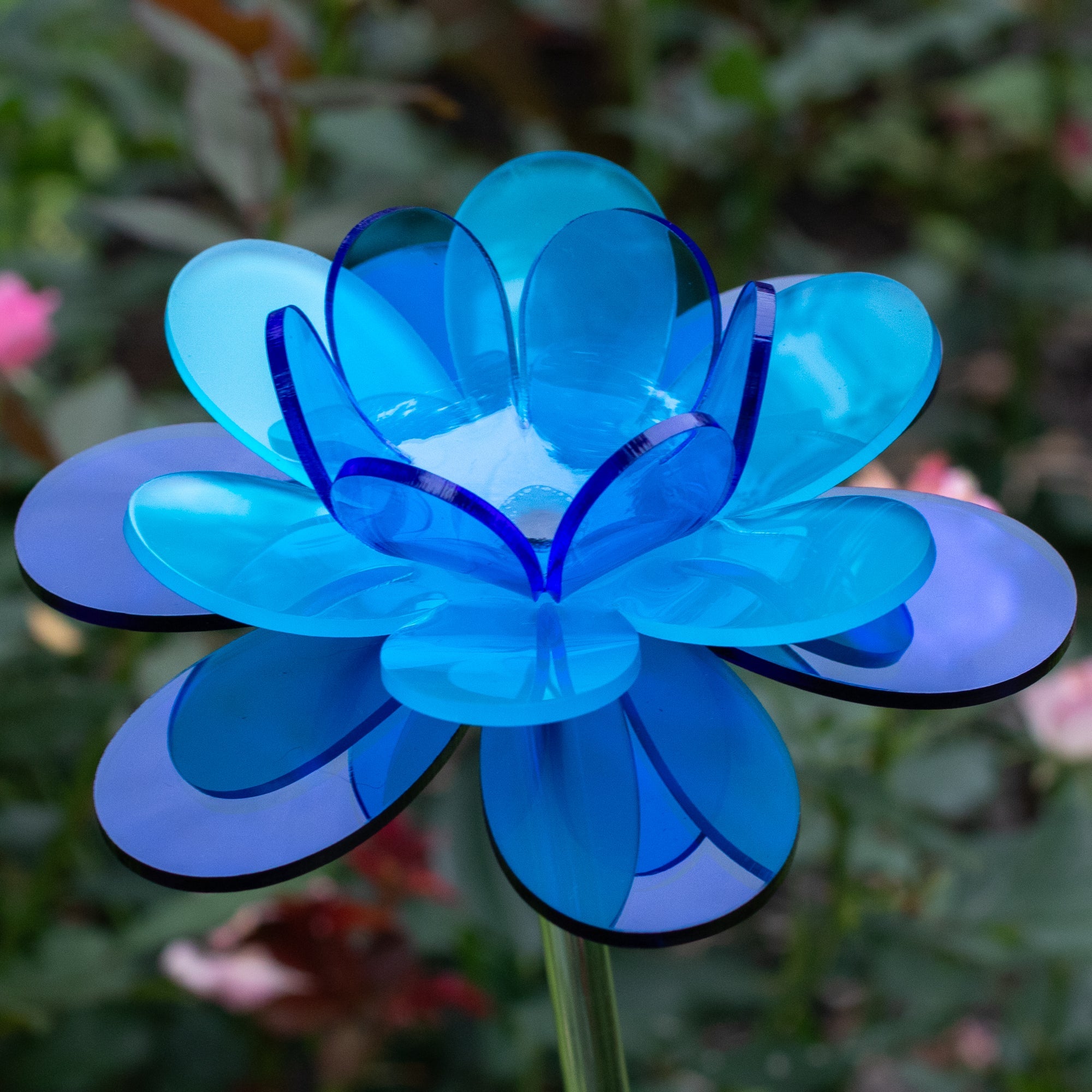 18" Lotus Stake