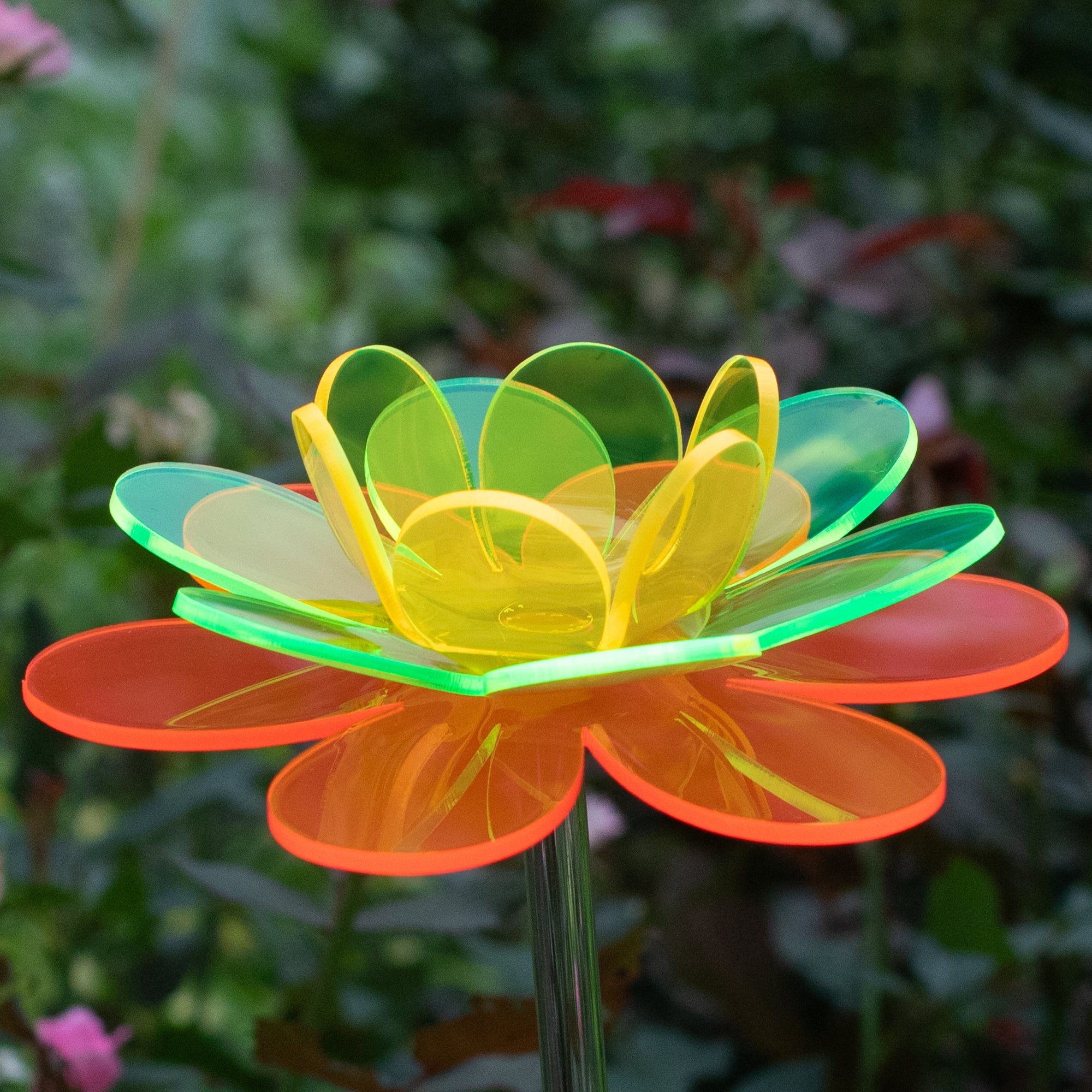 18" Lotus Stake