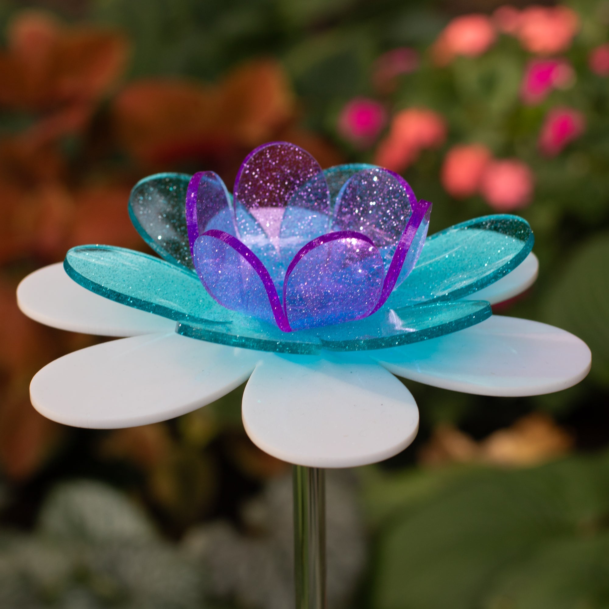 18" Lotus Stake